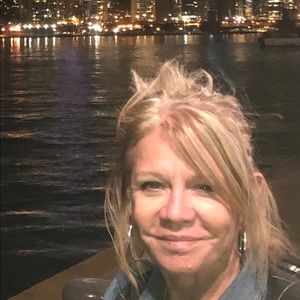 Meet your Posher, Della